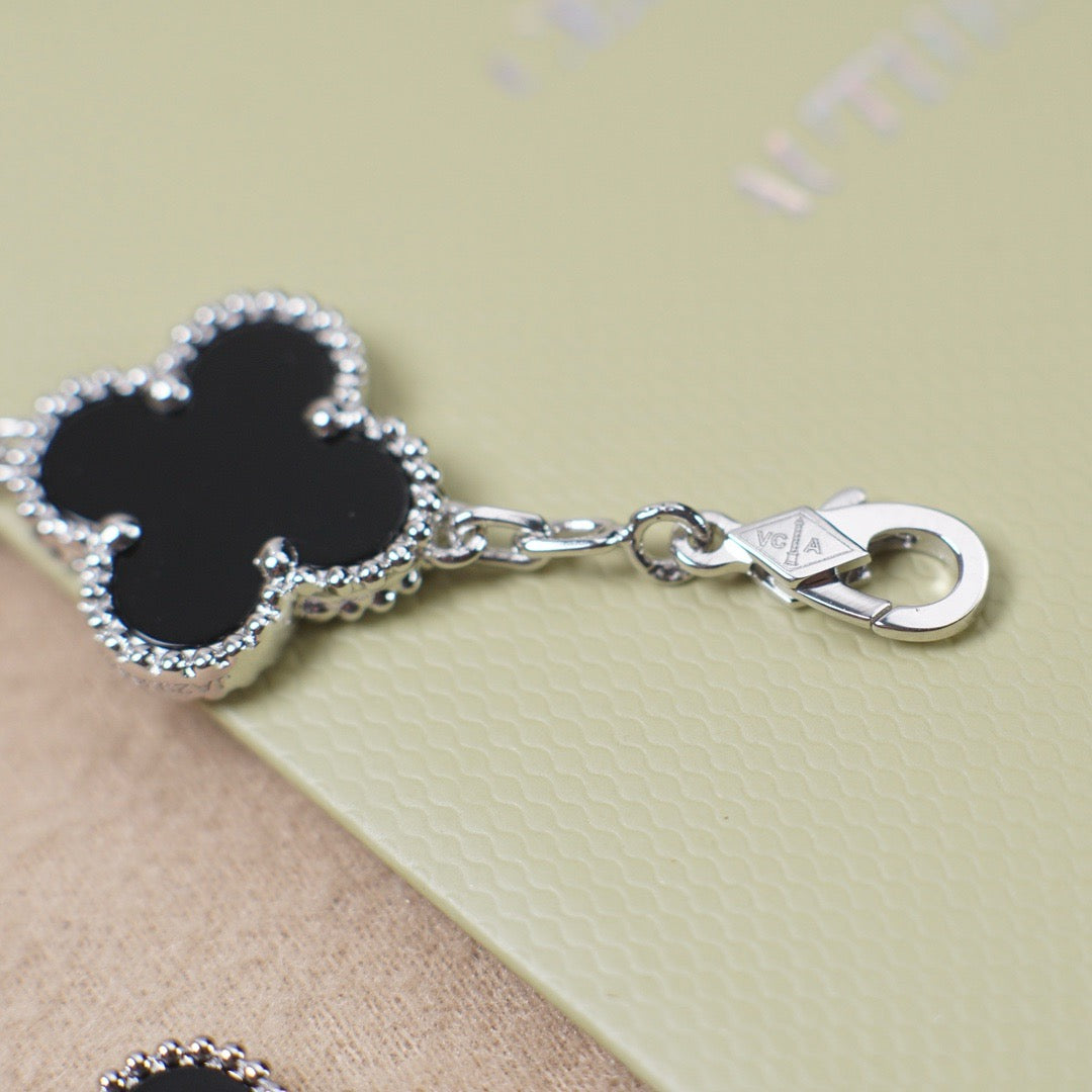 [Mystic Crown]CLOVER 5 MOTIF ONYXS  BRACELET SILVER