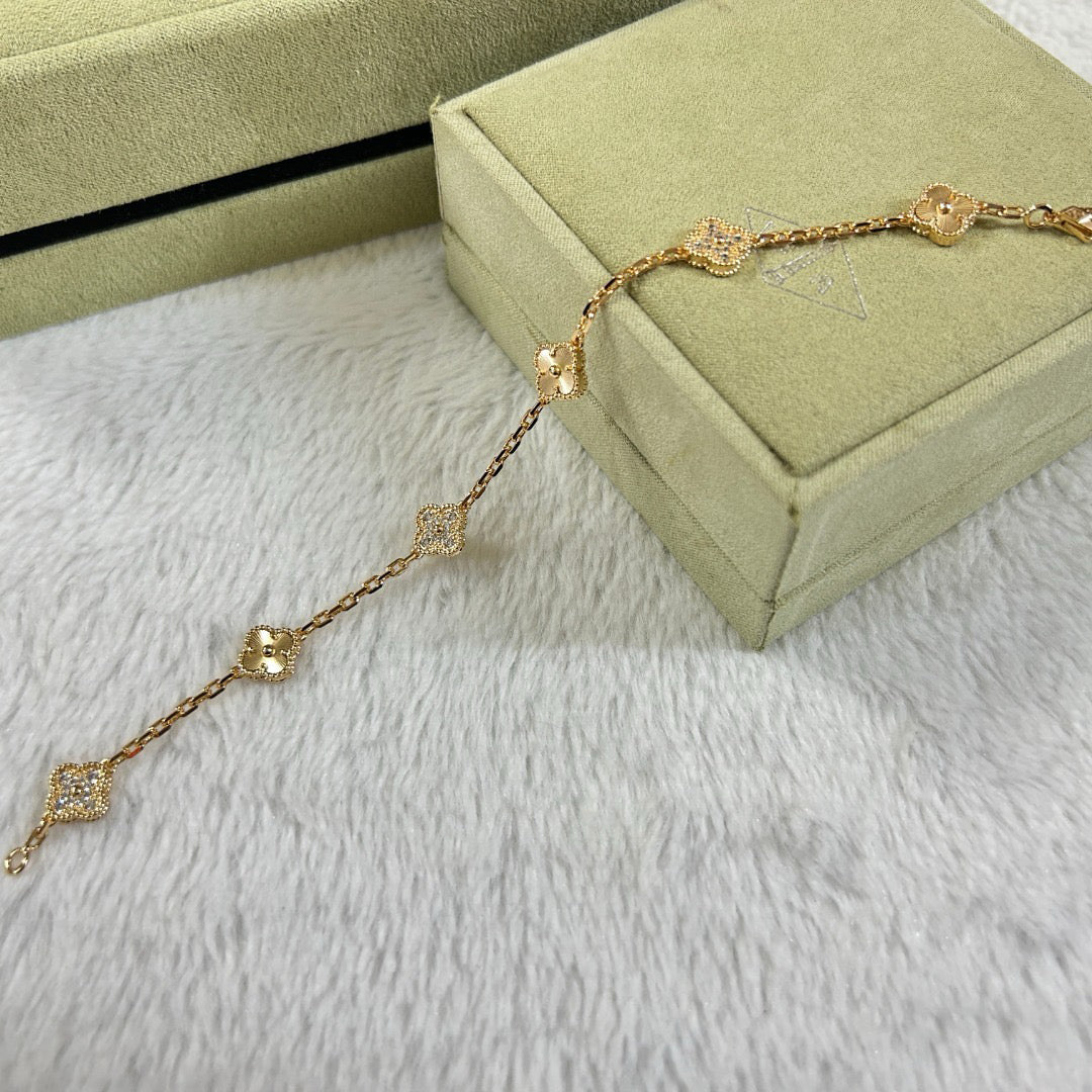[Mystic Crown]CLOVER 6 MOTIF DIAMOND LASER BRACELET-w