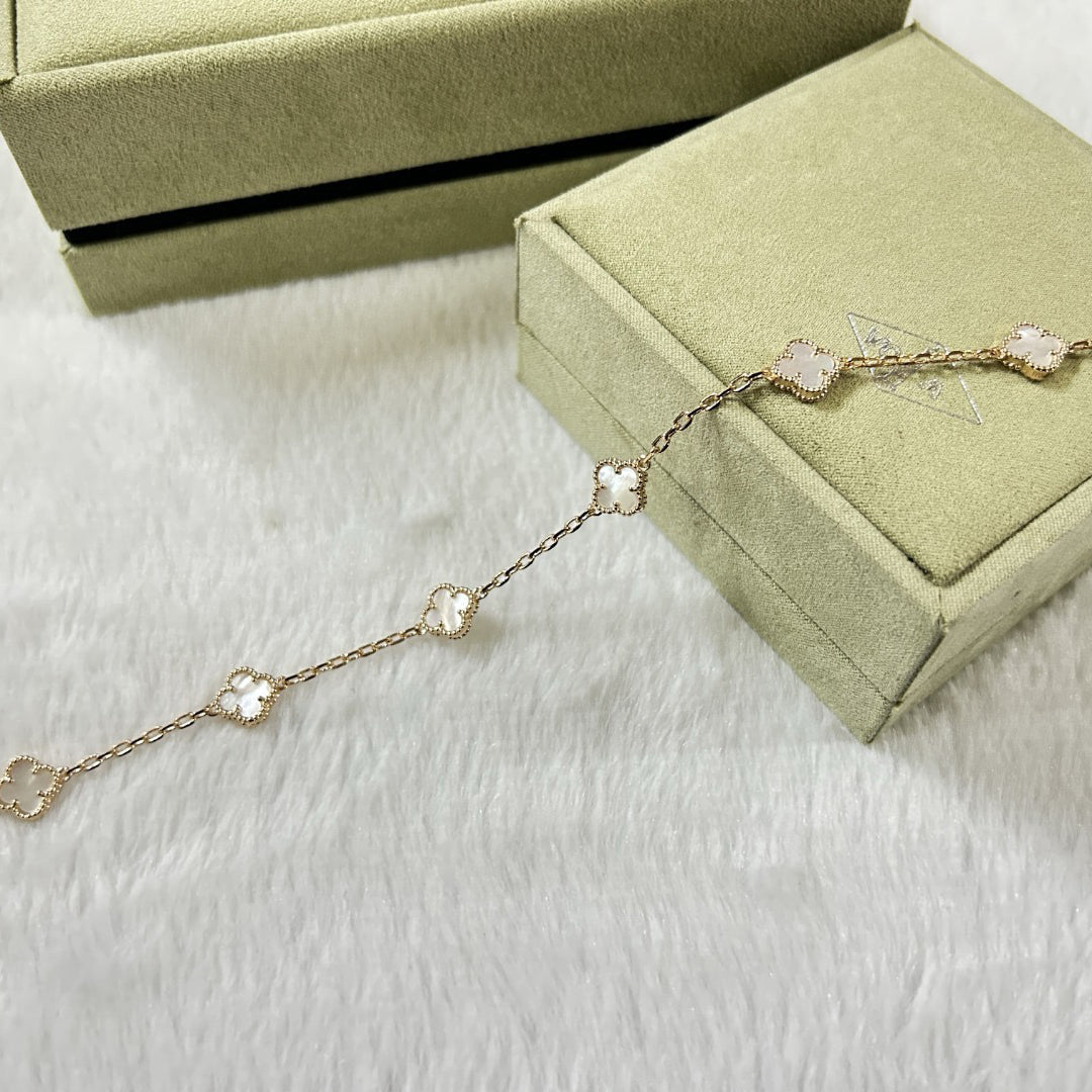[Mystic Crown]CLOVER 6 MOTIF WHITE MOP BRACELET-w