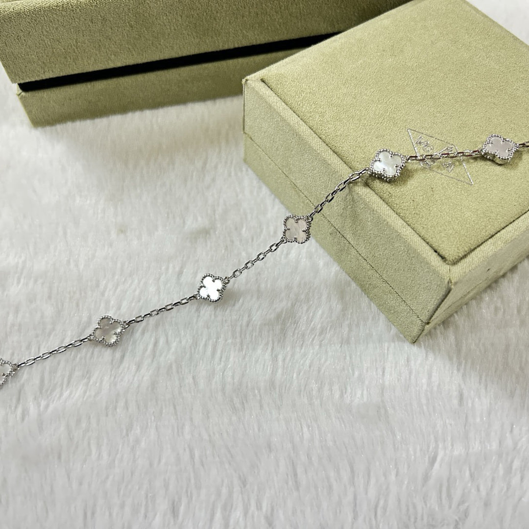 [Mystic Crown]CLOVER 6 MOTIF WHITE MOP BRACELET-w
