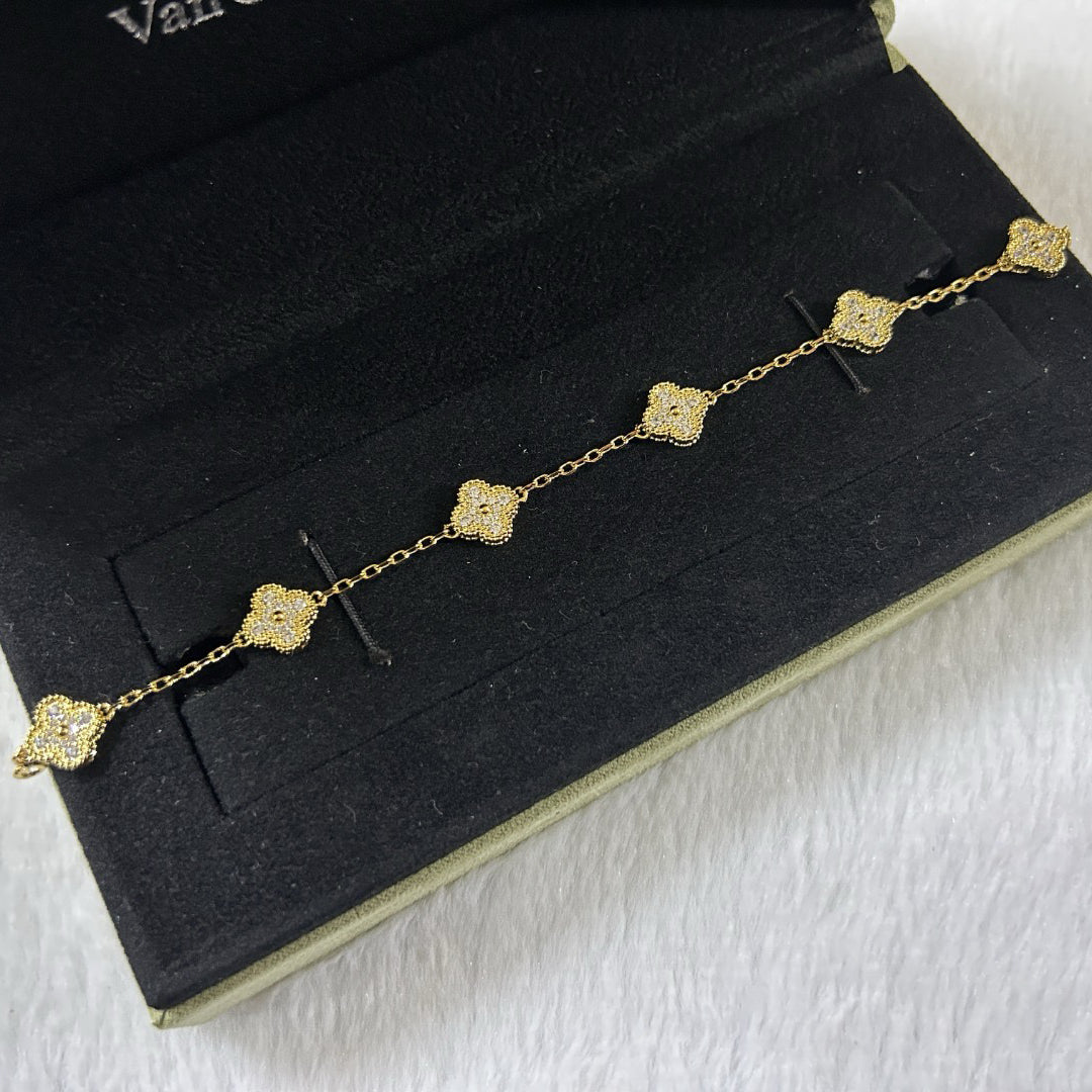 [Mystic Crown]CLOVER 6 MOTIF DIAMOND BRACELET-w