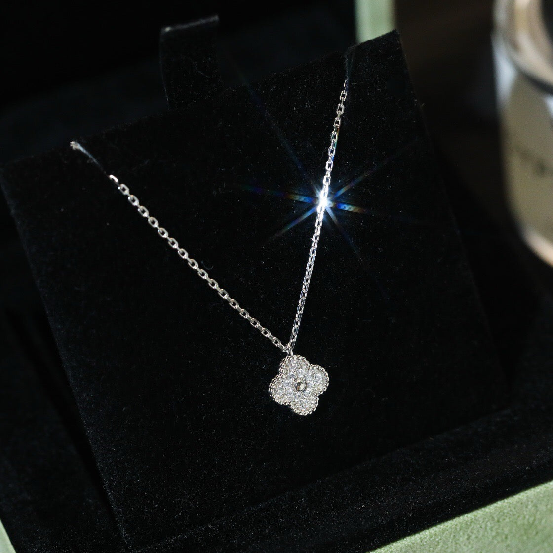 [Mystic Crown]CLOVER MINI 9.5MM PENDANT DIAMOND NECKLACE