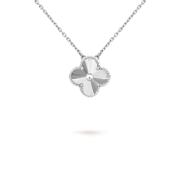 [Mystic Crown]CLOVER 15MM LASER NECKLACE SILVER