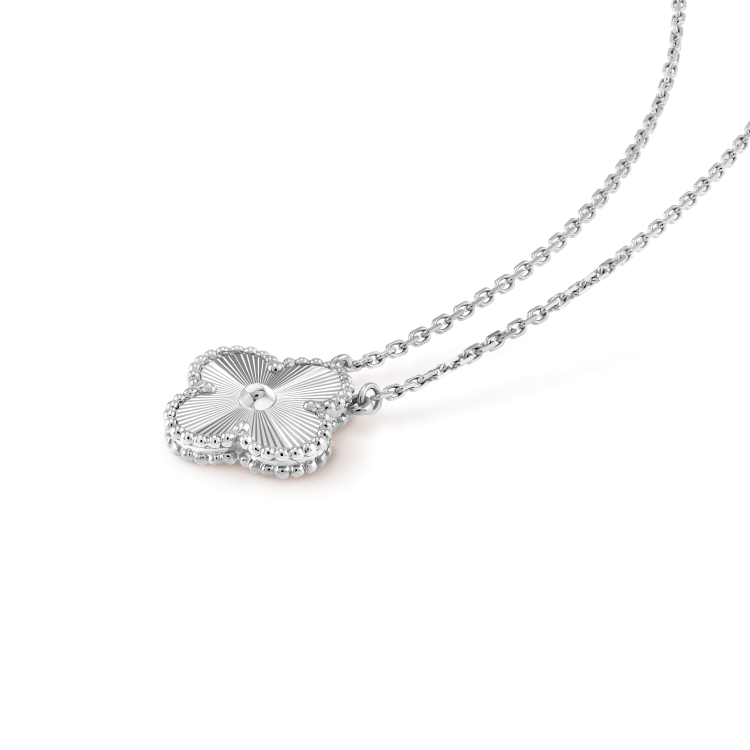 [Mystic Crown]CLOVER 15MM LASER NECKLACE SILVER
