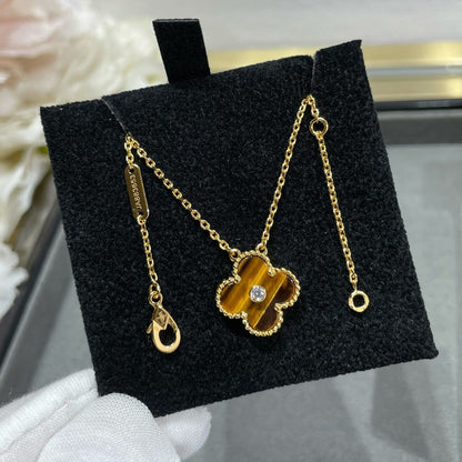 [Mystic Crown]CLOVER 15MM DIAMOND AND YELLOW TIGER'S EYE AGATE necklace