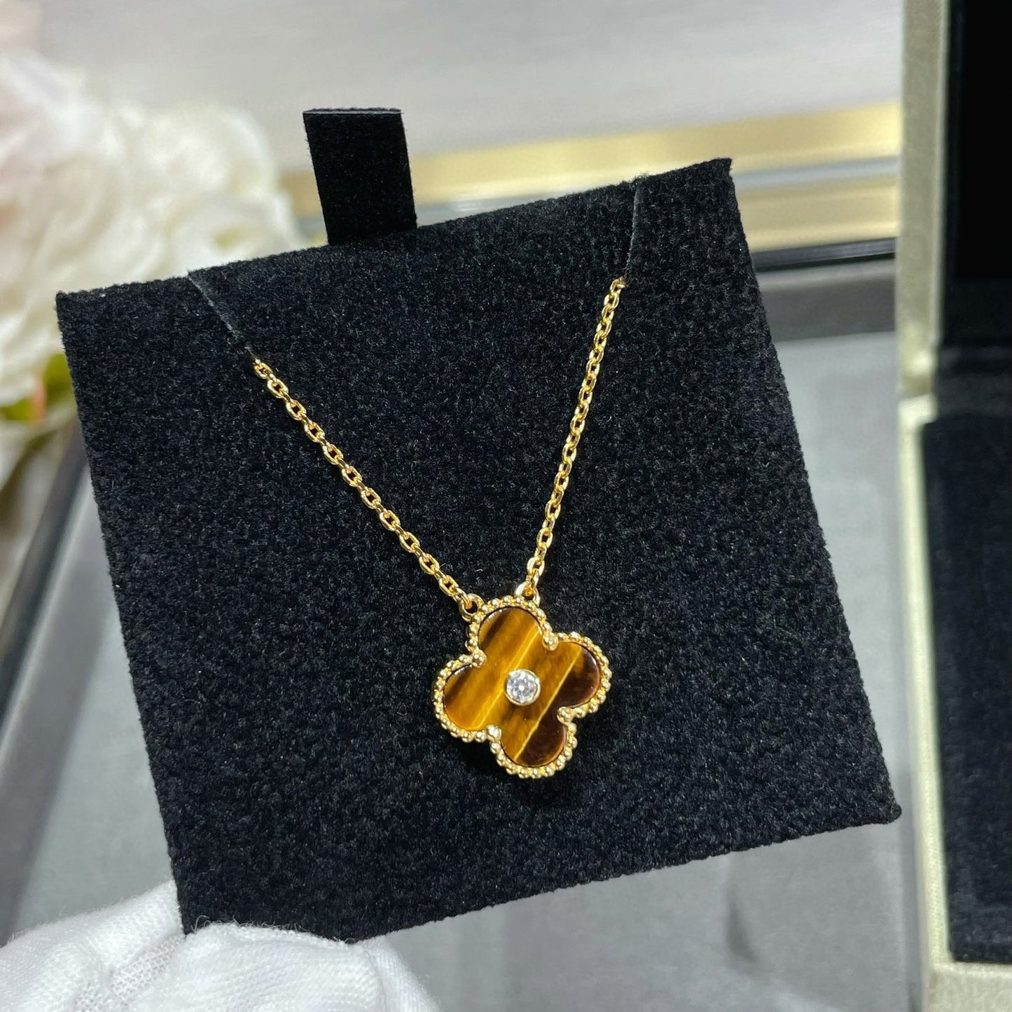 [Mystic Crown]CLOVER 15MM DIAMOND AND YELLOW TIGER'S EYE AGATE necklace