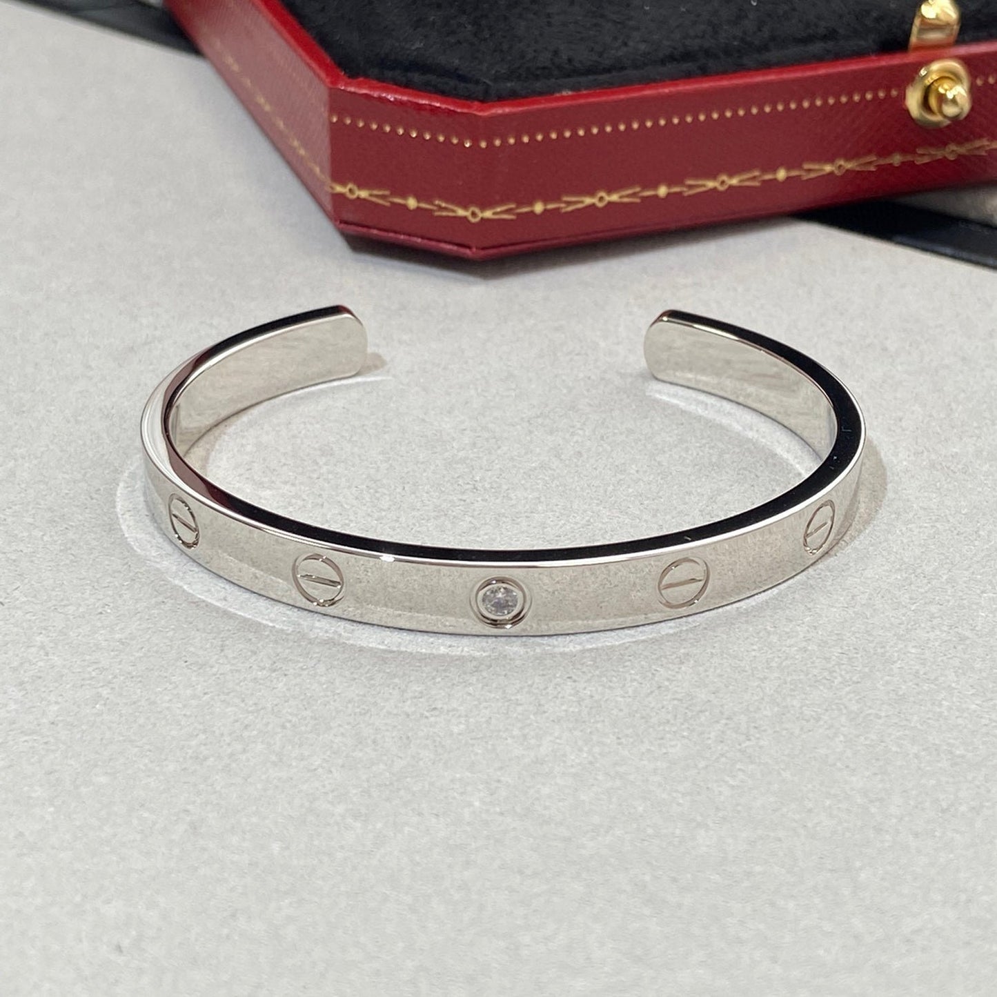 [Mystic Crown]LOVE BRACELET 6.1MM 1 DIAMOND OPEN CUFF