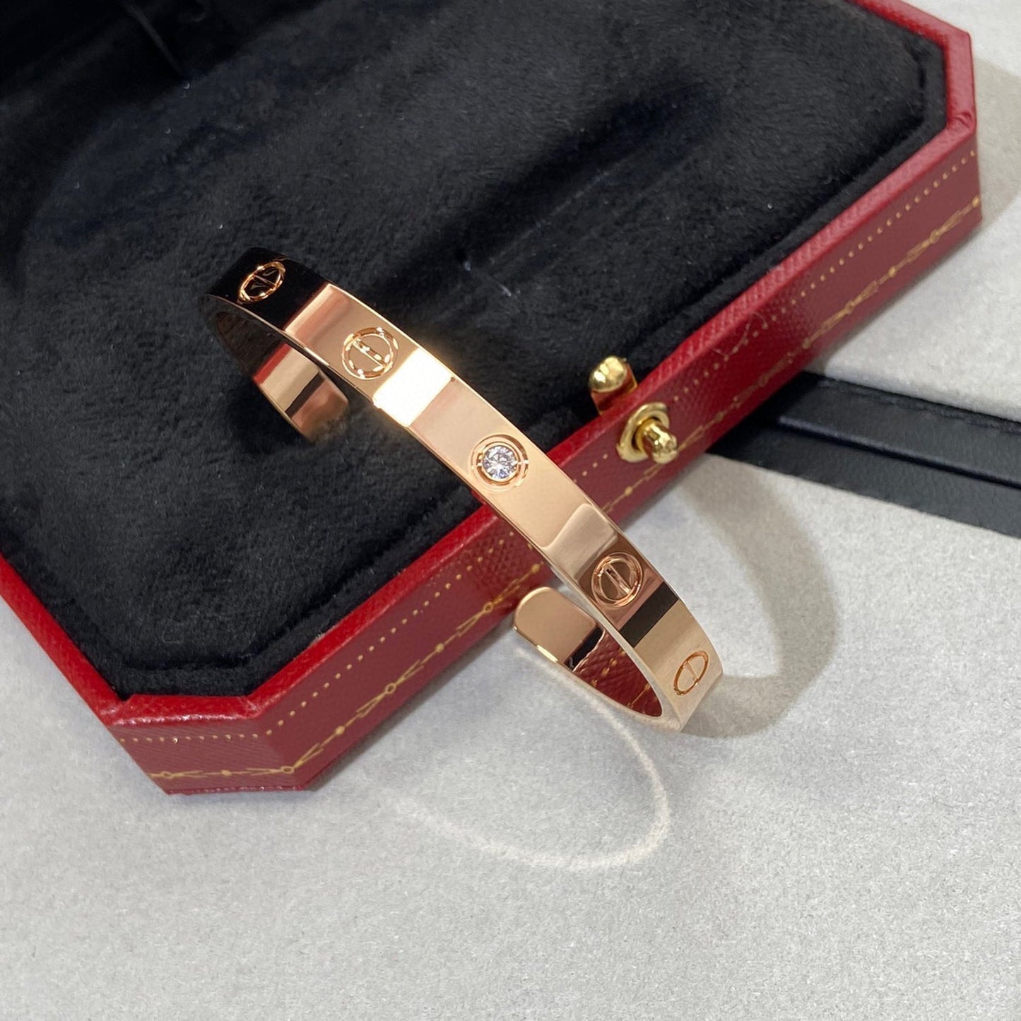 [Mystic Crown]LOVE BRACELET 6.1MM 1 DIAMOND OPEN CUFF
