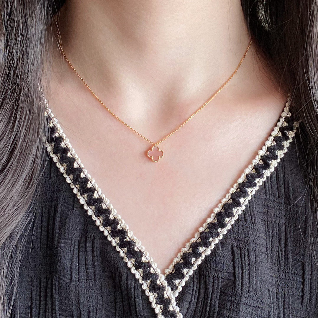 [Mystic Crown]CLOVER 15MM PINK MOTHER-OF-PEARL SINGLE FLOWER NECKLACE