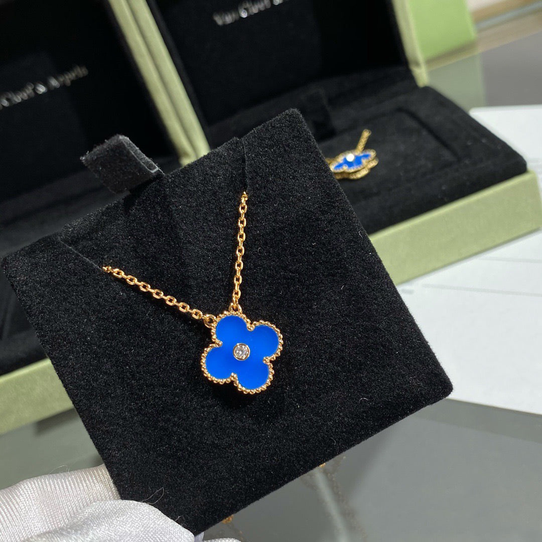 [Mystic Crown]CLOVER 15MM DIAMOND AND BLUE AGATE NECKLACE