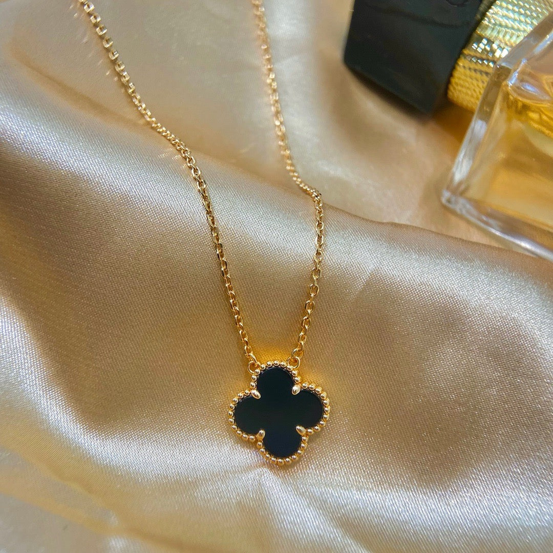 [Mystic Crown]CLOVER 15MM BLACK ONYX SINGLE FLOWER NECKLACE
