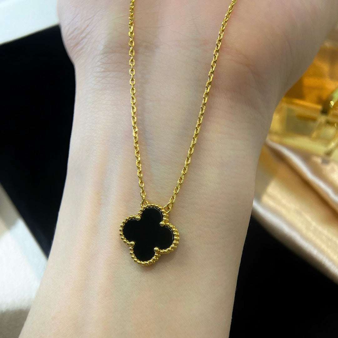 [Mystic Crown]CLOVER 15MM BLACK ONYX SINGLE FLOWER NECKLACE