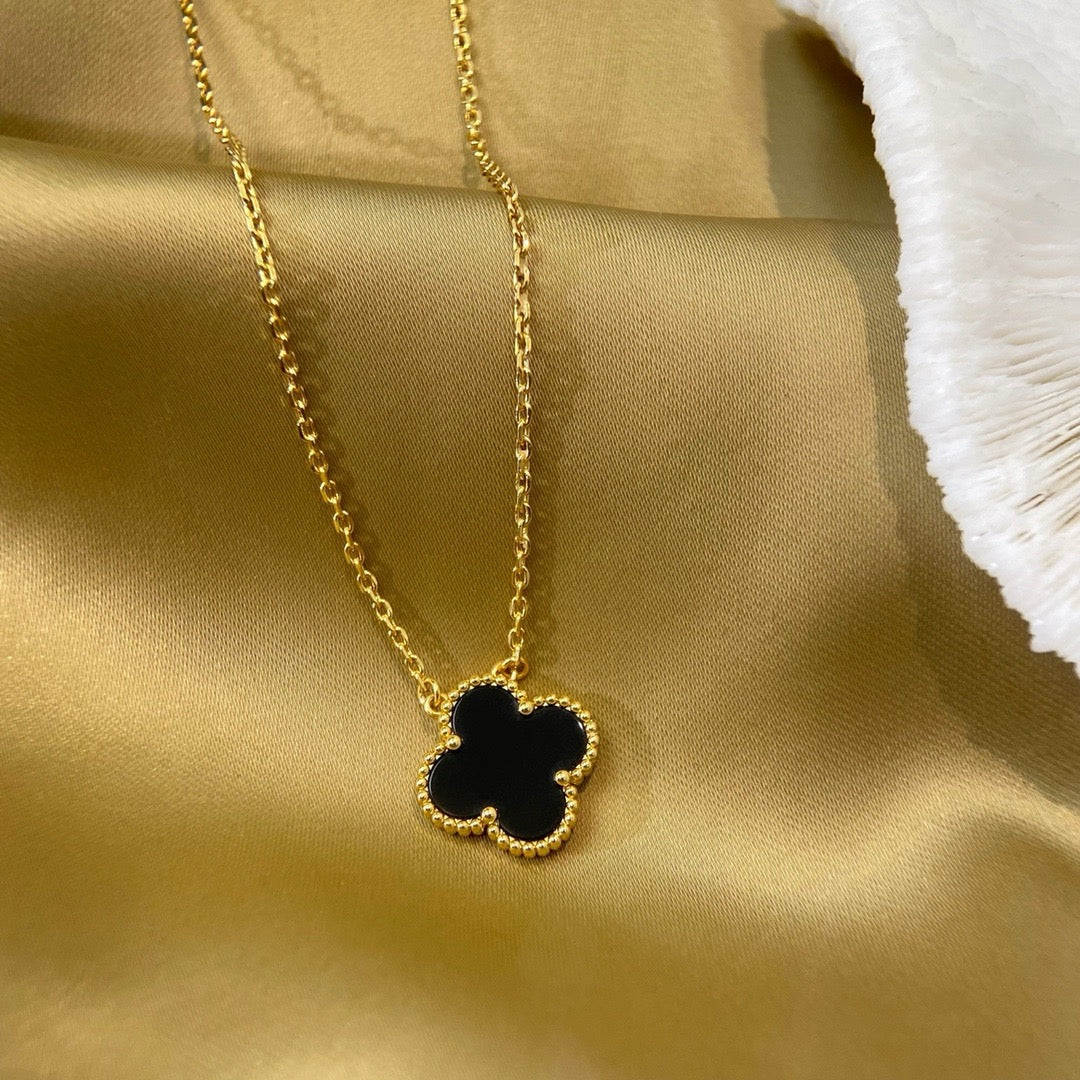 [Mystic Crown]CLOVER 15MM BLACK ONYX SINGLE FLOWER NECKLACE