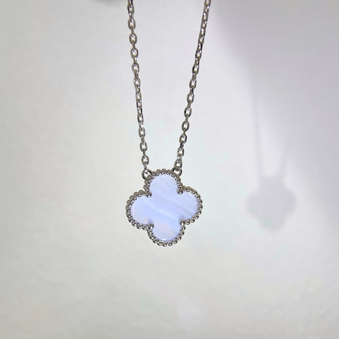 [Mystic Crown]CLOVER 15MM BLUE CHALCEDONY NECKLACE SILVER