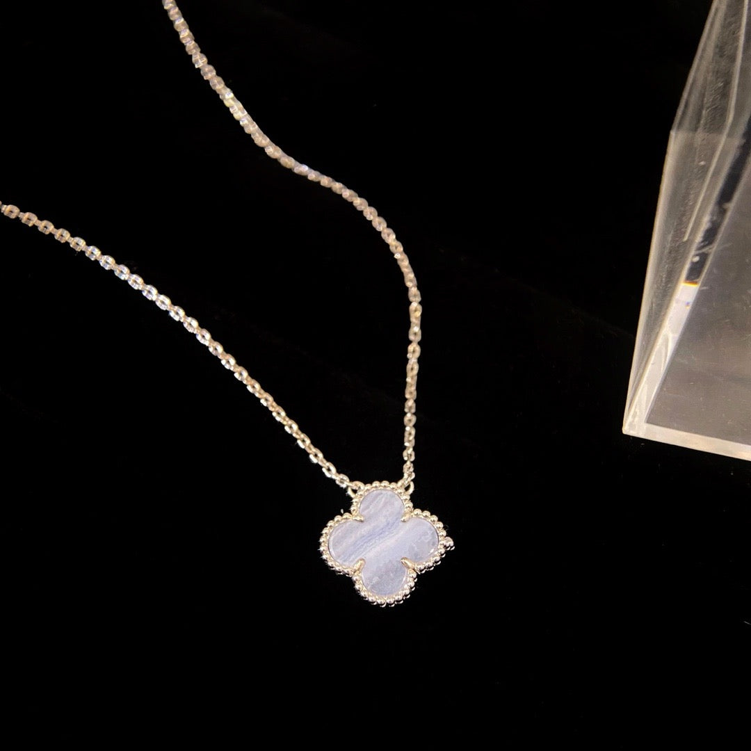 [Mystic Crown]CLOVER 15MM BLUE CHALCEDONY NECKLACE SILVER