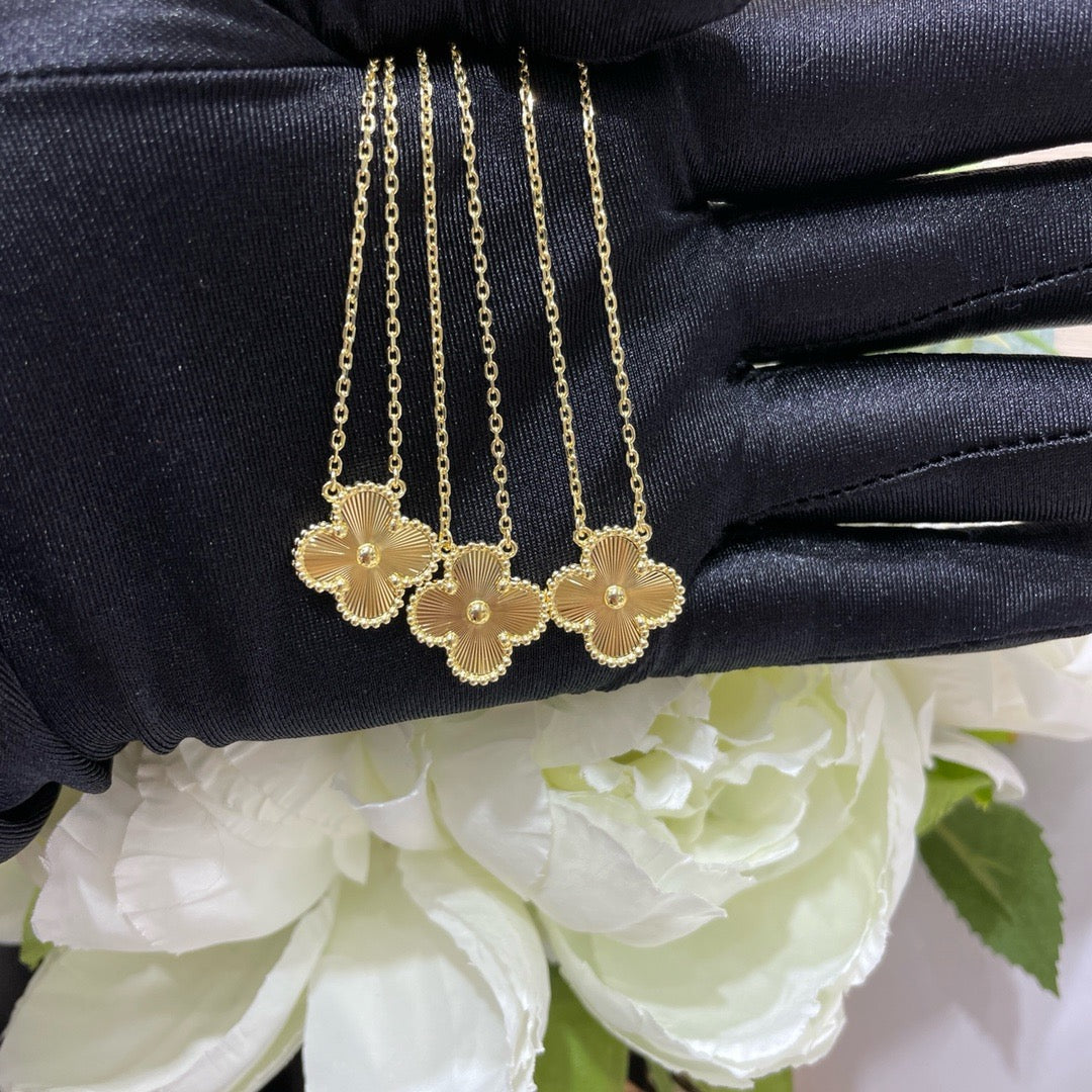 [Mystic Crown]CLOVER 15MM LASER NECKLACE