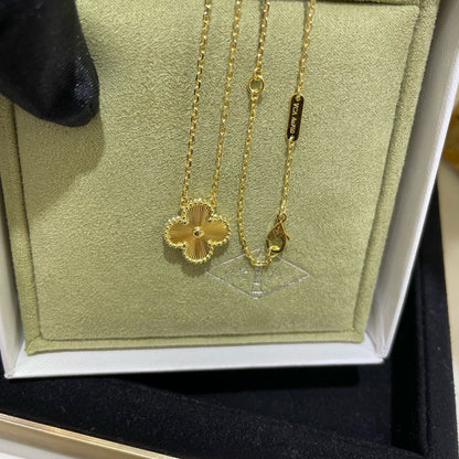 [Mystic Crown]CLOVER 15MM LASER NECKLACE
