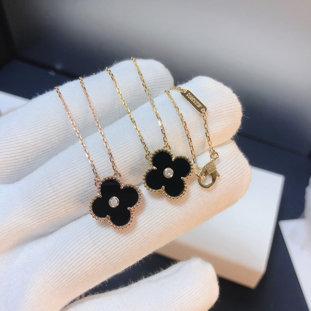[Mystic Crown]CLOVER 15MM DIAMOND ONYX NECKLACE