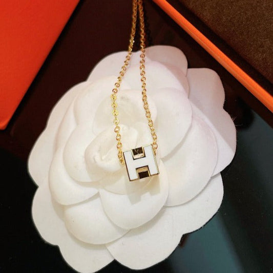 [Mystic Crown]H WHITE SQUARE GOLD NECKLACE