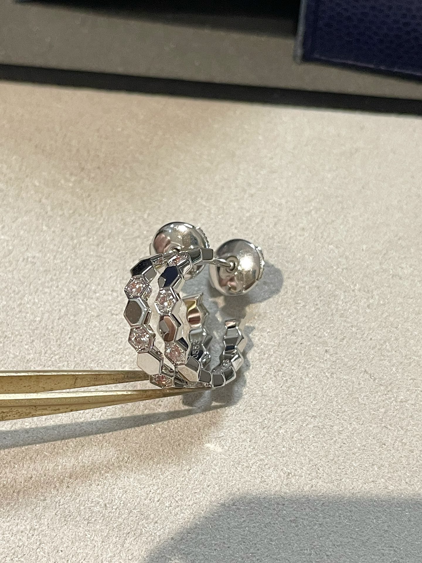 [Mystic Crown]Hollow Design Four-Leaf Clover Flower Shape Ring