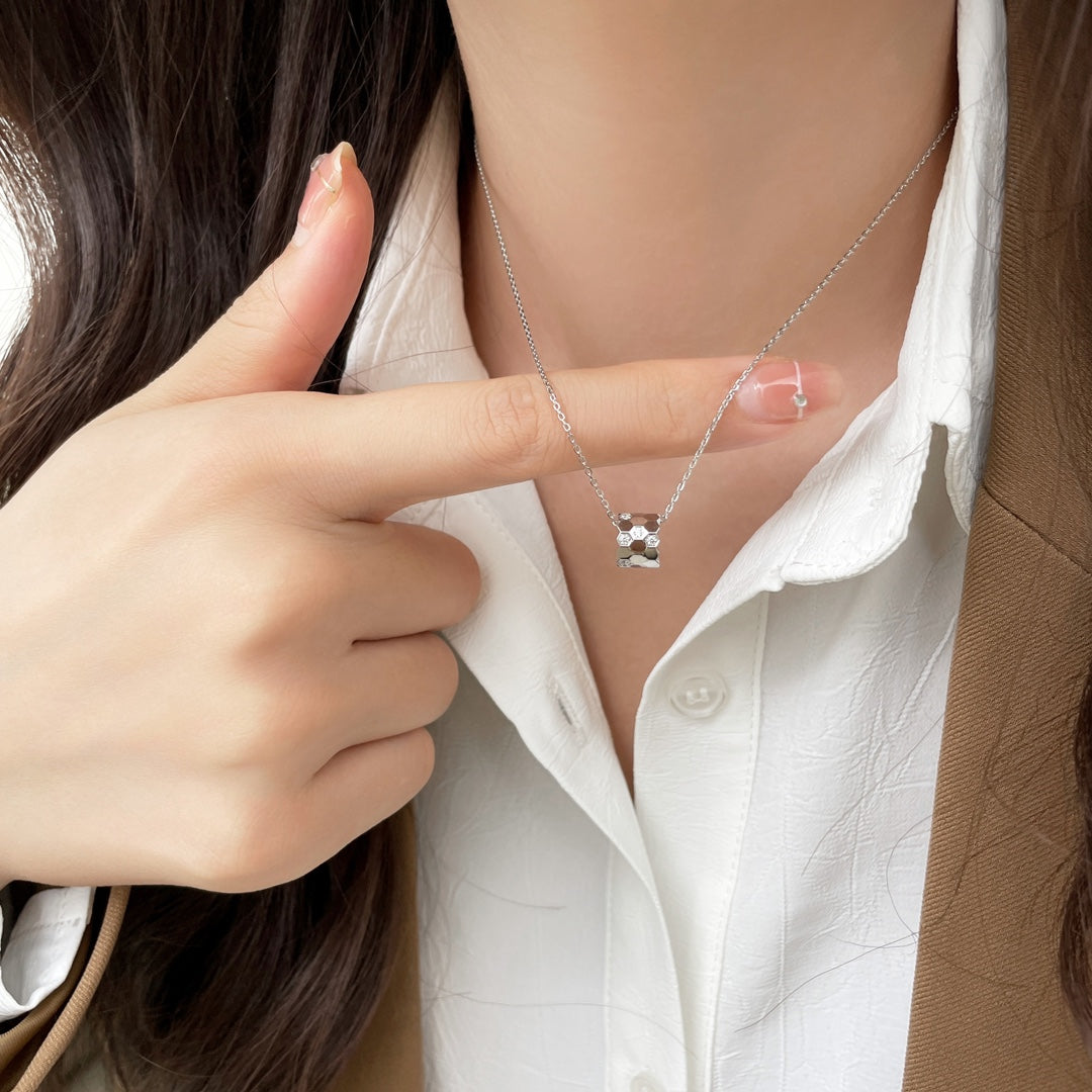 [Mystic Crown]BEE MINI PEDANT DIAMOND NECKLACE