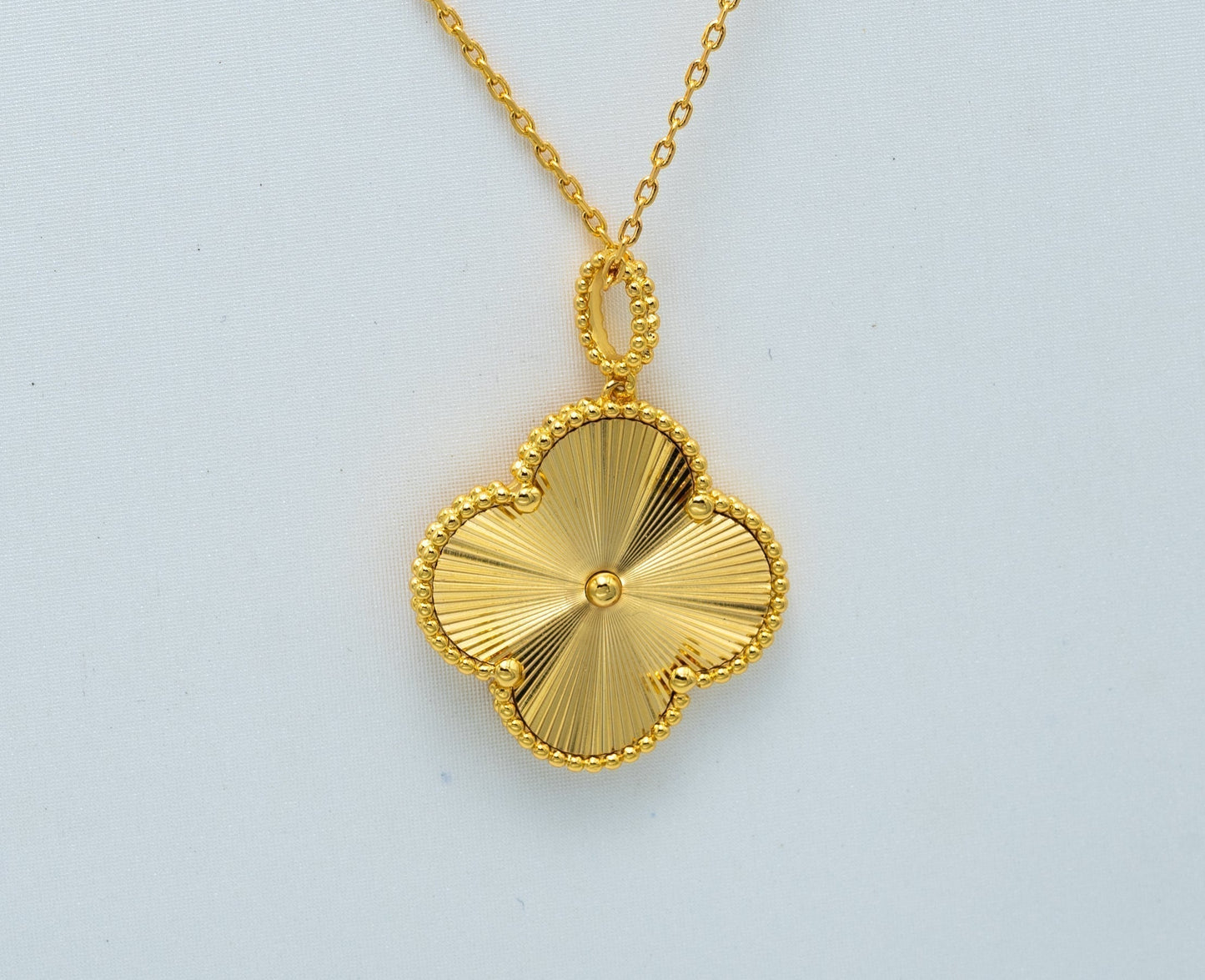 [Mystic Crown]CLOVER 25MM PEDANT NECKLACE GOLD