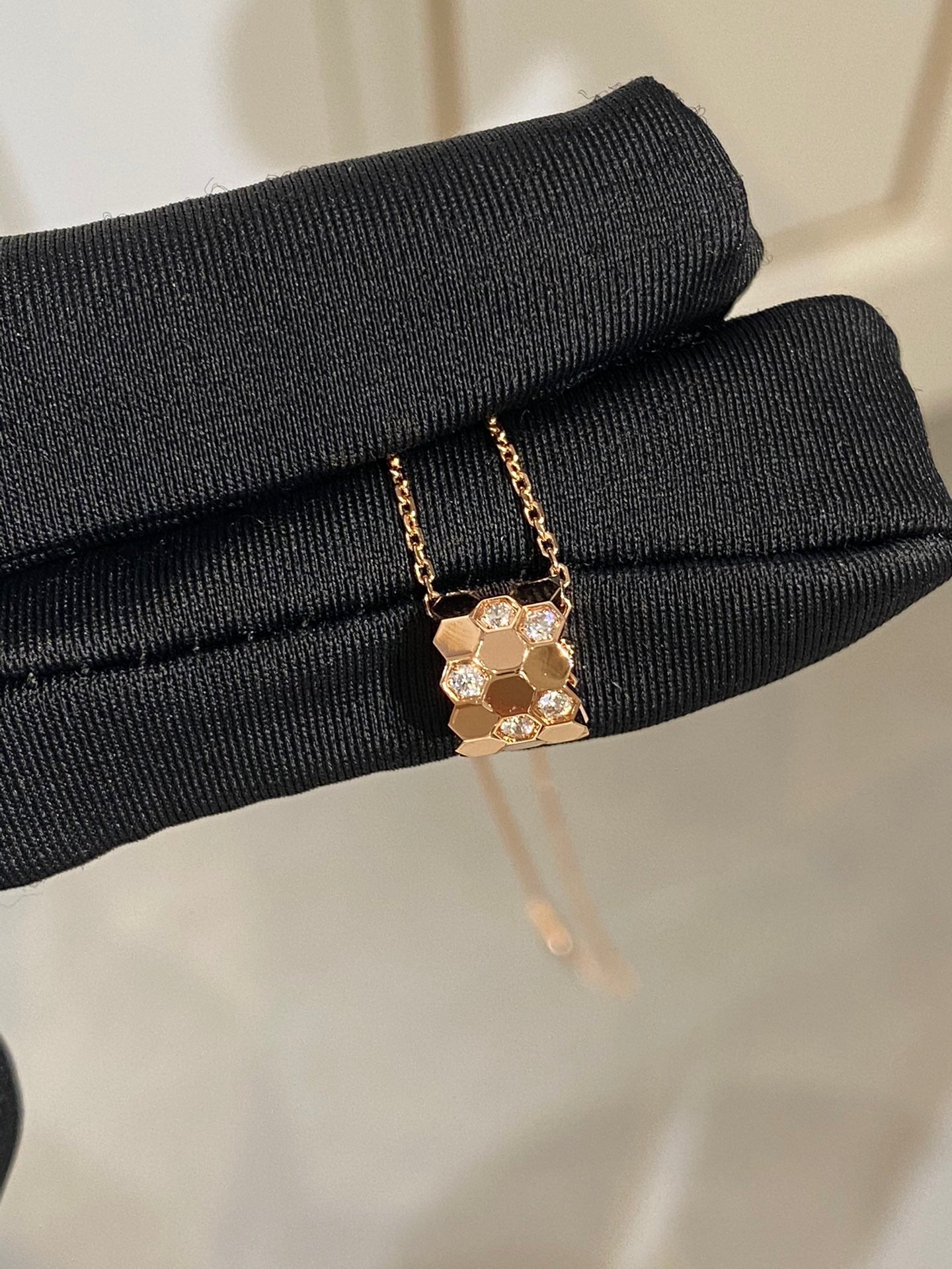 [Mystic Crown]BEE LOVE DIAMOND NECKLACE