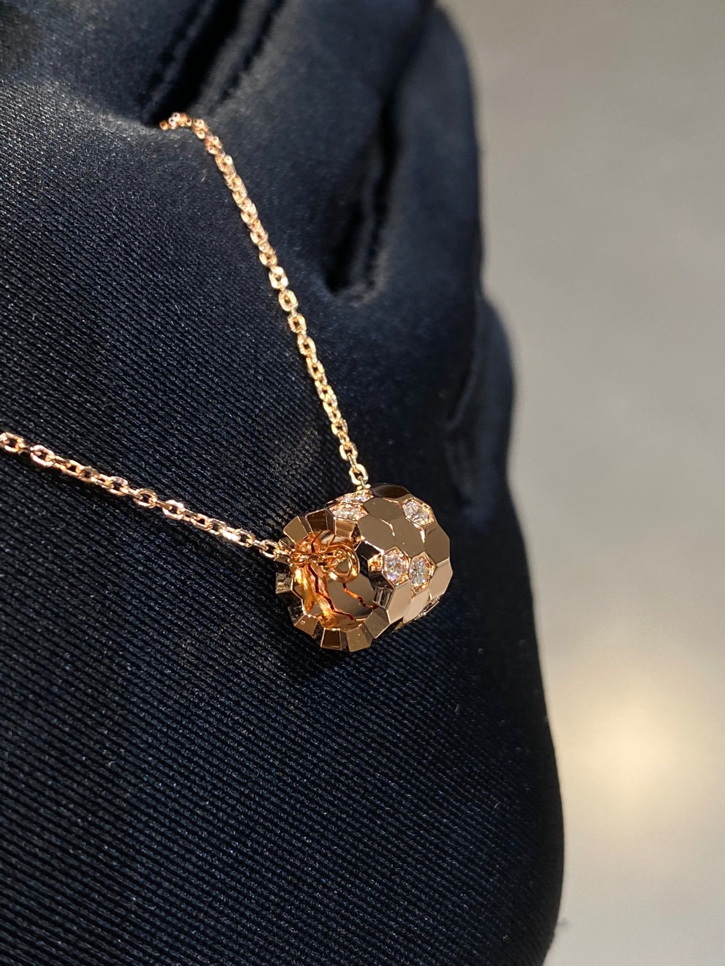 [Mystic Crown]BEE LOVE DIAMOND NECKLACE