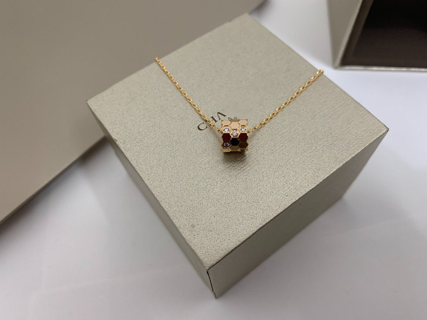 [Mystic Crown]BEE LOVE DIAMOND NECKLACE