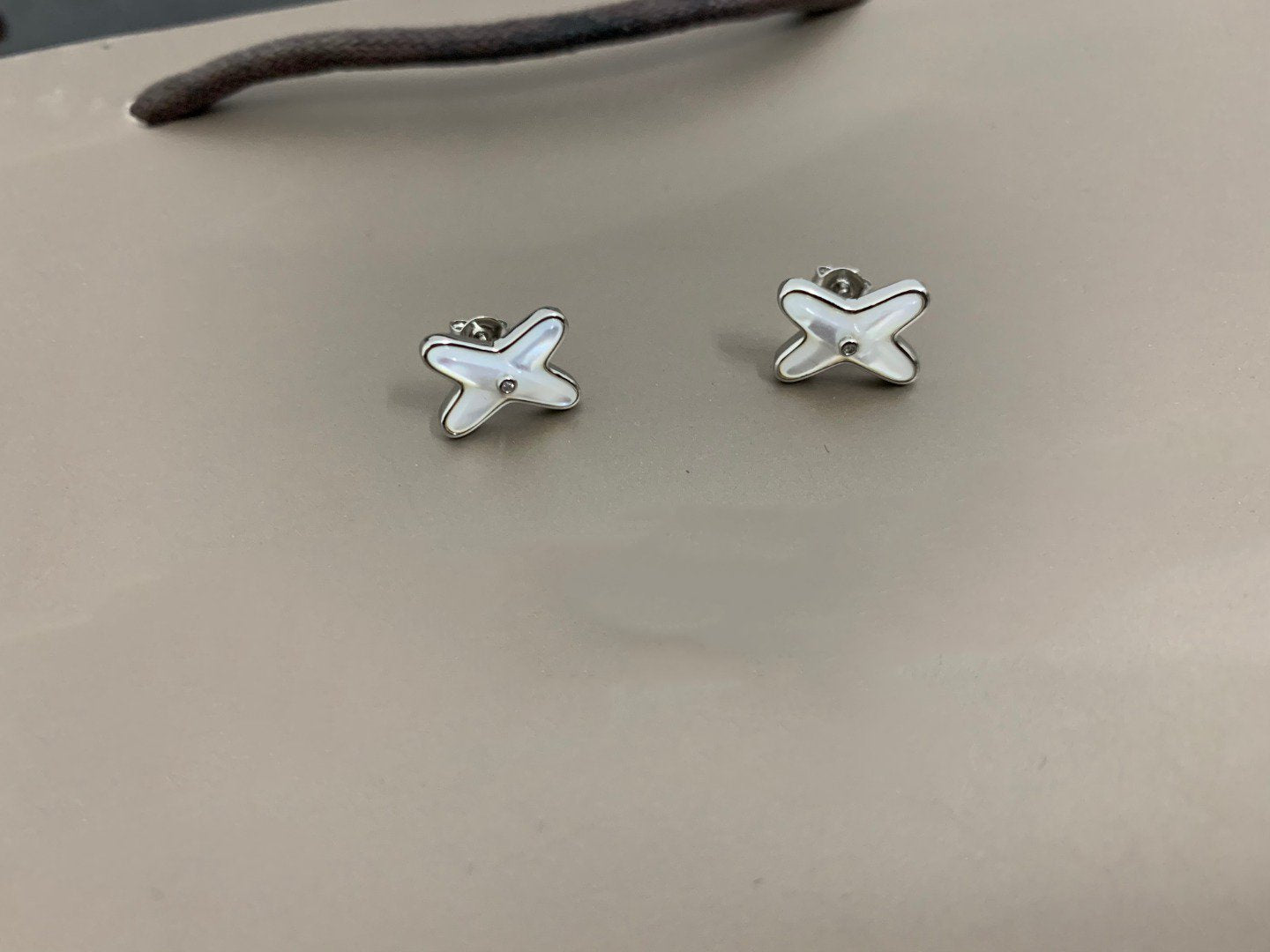 [Mystic Crown]JEUX DE WHITE MOP SILVER DIAMOND EARRINGS