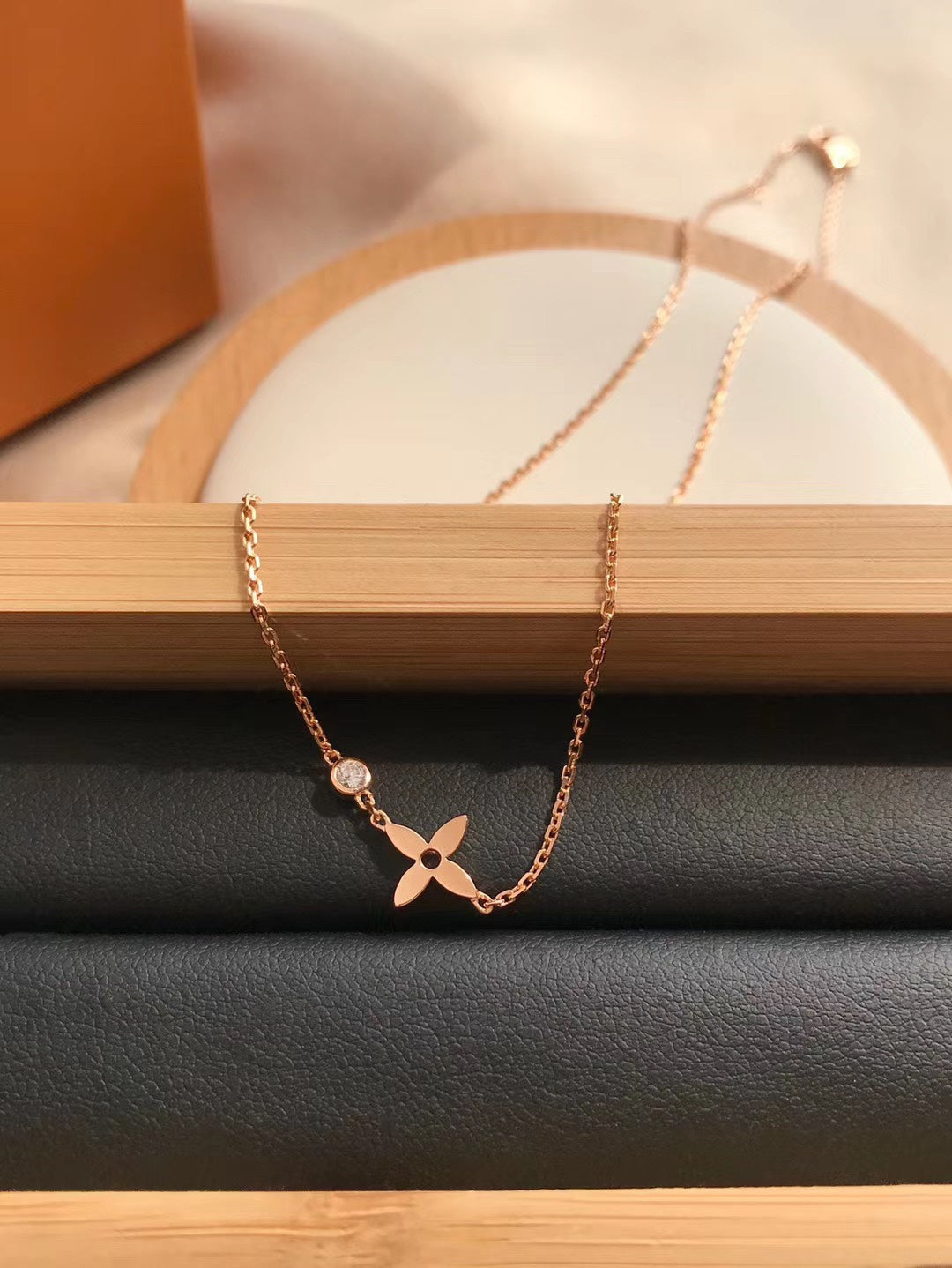 [Mystic Crown]BLOSSOM PENDANT PINK GOLD AND DIAMOND