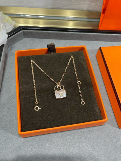 [Mystic Crown]H CIRCE MOISSANITE PENDANT NECKLACE GOLD