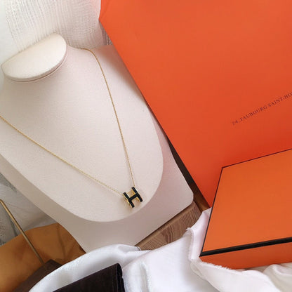[Mystic Crown]HM CLIC BLACK ENAMEL GOLD NECKLACE