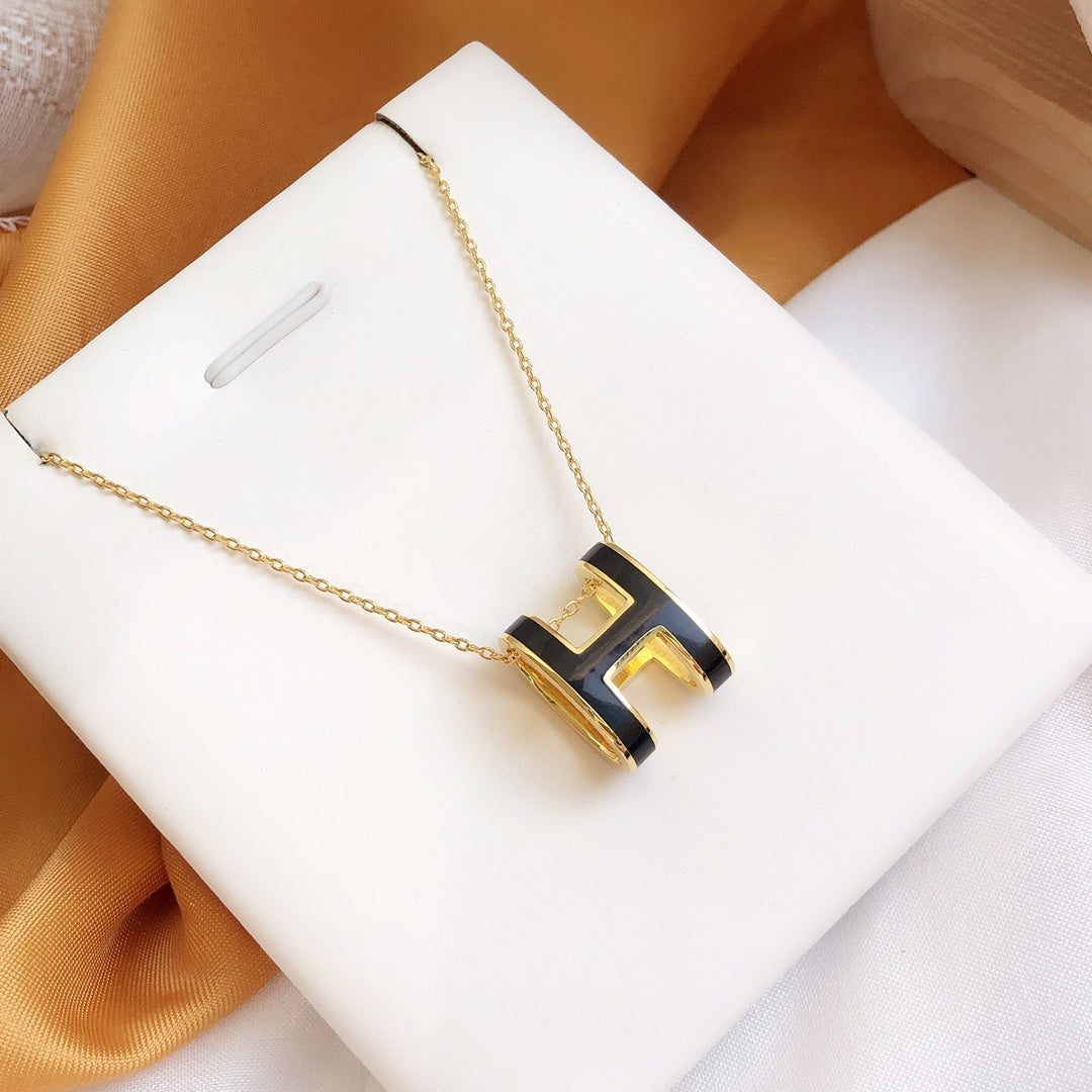 [Mystic Crown]HM CLIC BLACK ENAMEL GOLD NECKLACE