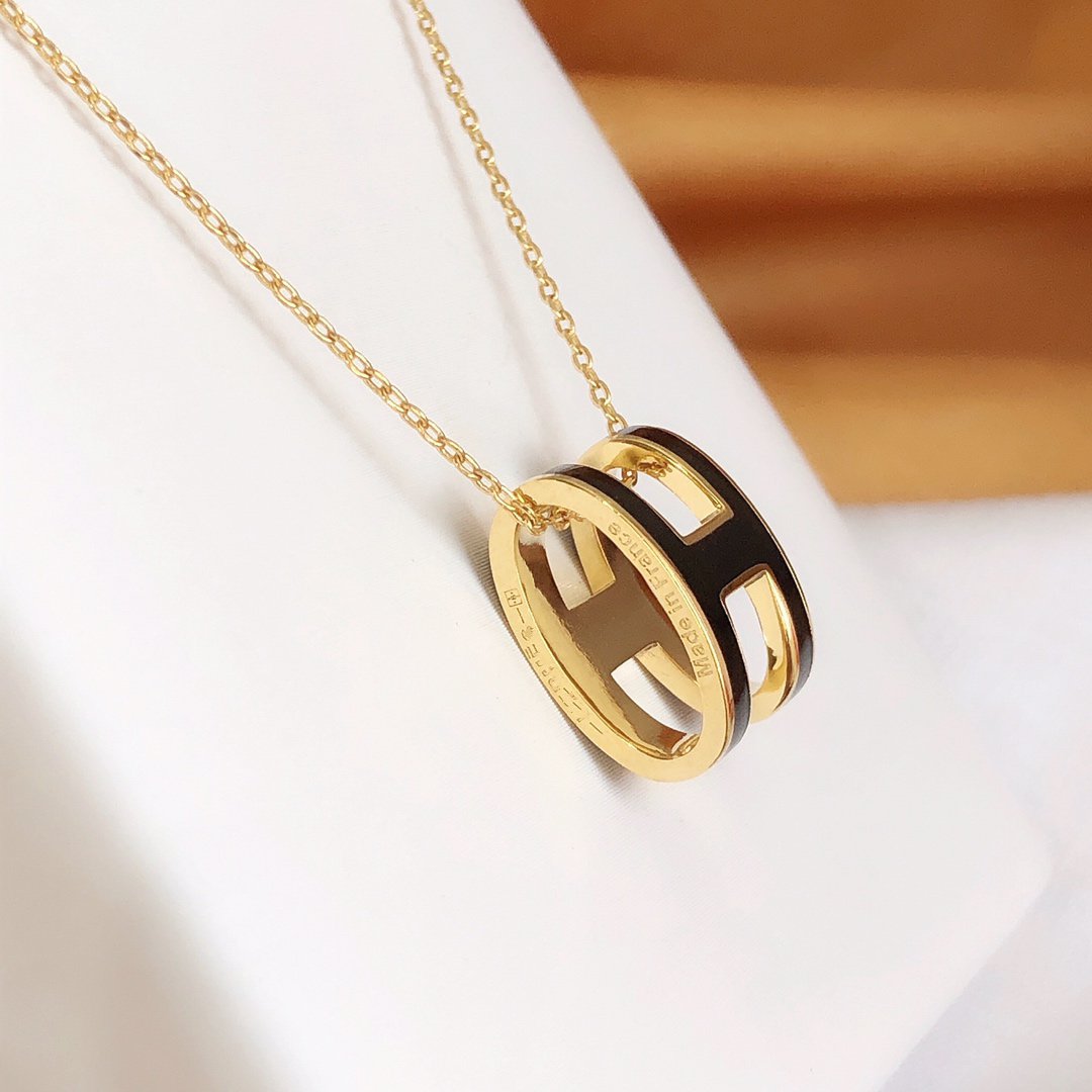 [Mystic Crown]HM CLIC BLACK ENAMEL GOLD NECKLACE
