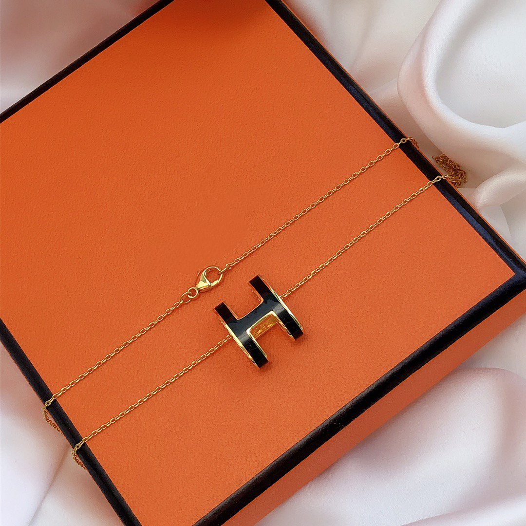 [Mystic Crown]HM CLIC BLACK ENAMEL GOLD NECKLACE