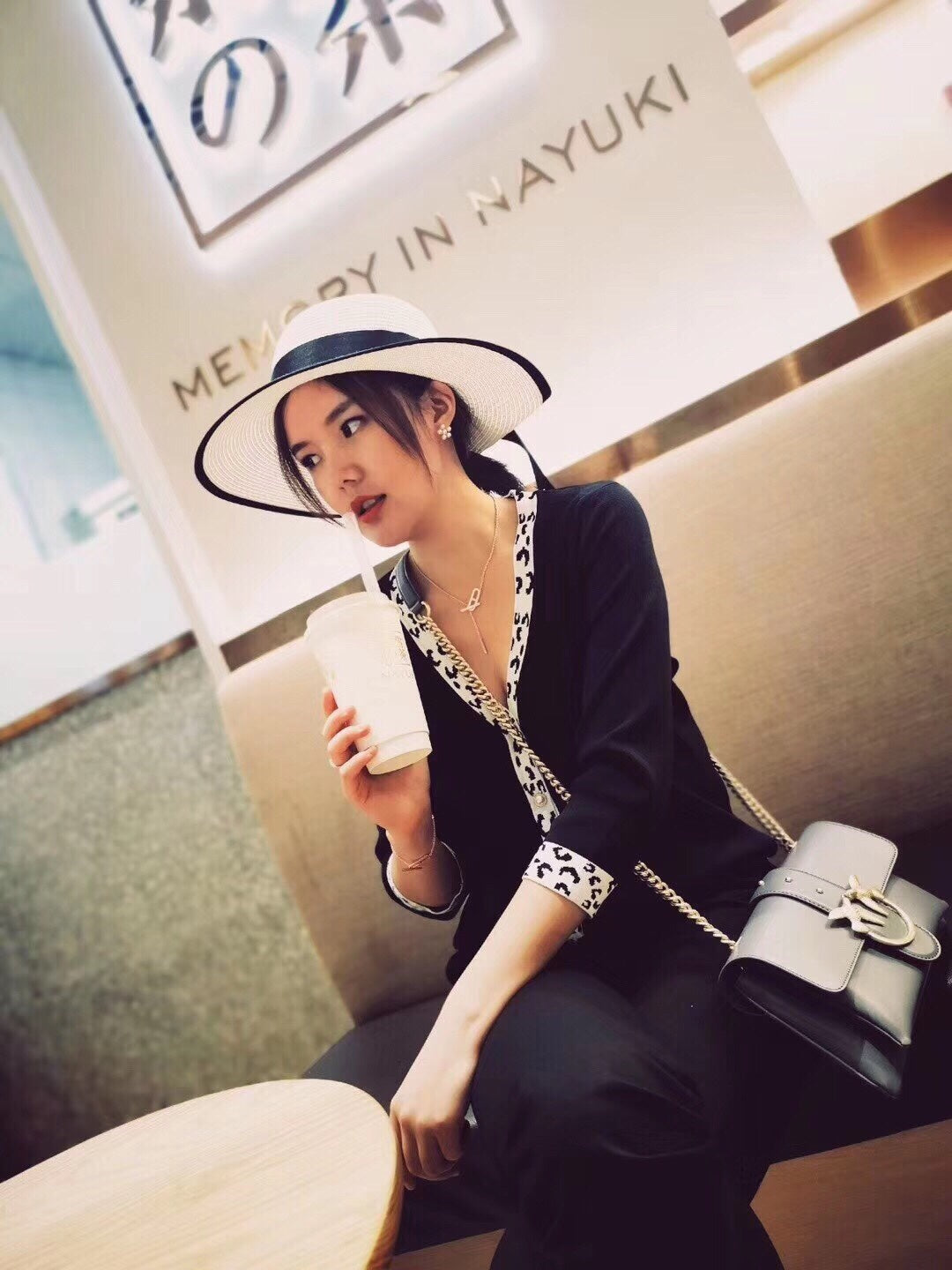 [Mystic Crown]HM FIRE PIG NOSE NECKLACE TRENDY STREET