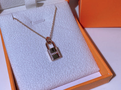 [Mystic Crown]HM ADVANCED NICHE LOCK HEAD NECKLACE DIAMONDS