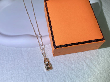 [Mystic Crown]HM ADVANCED NICHE LOCK HEAD NECKLACE DIAMONDS