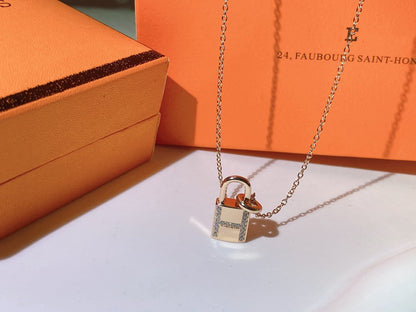 [Mystic Crown]HM ADVANCED NICHE LOCK HEAD NECKLACE DIAMONDS
