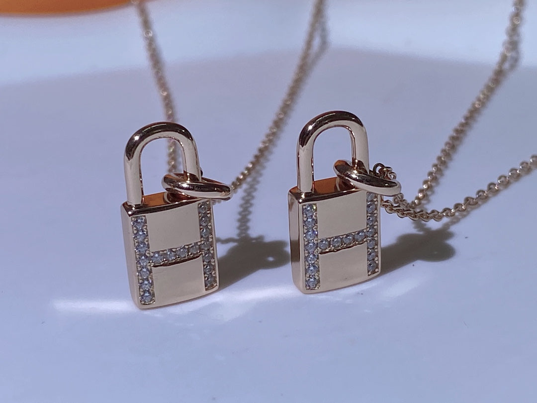 [Mystic Crown]HM ADVANCED NICHE LOCK HEAD NECKLACE DIAMONDS