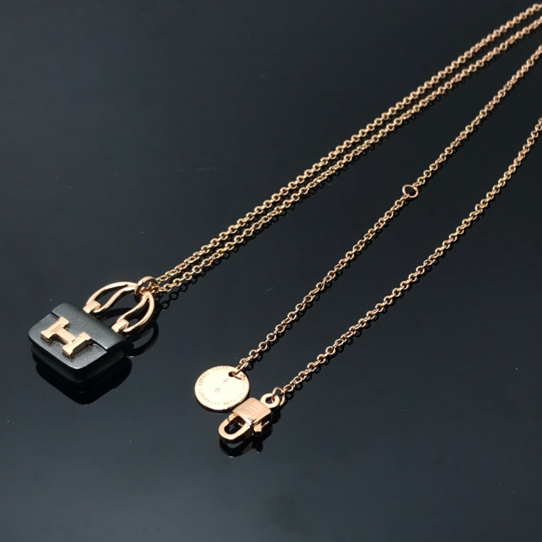 [Mystic Crown]WOMEN'S HM AMULETTES CONSTANCE PENDANT NECKLACE