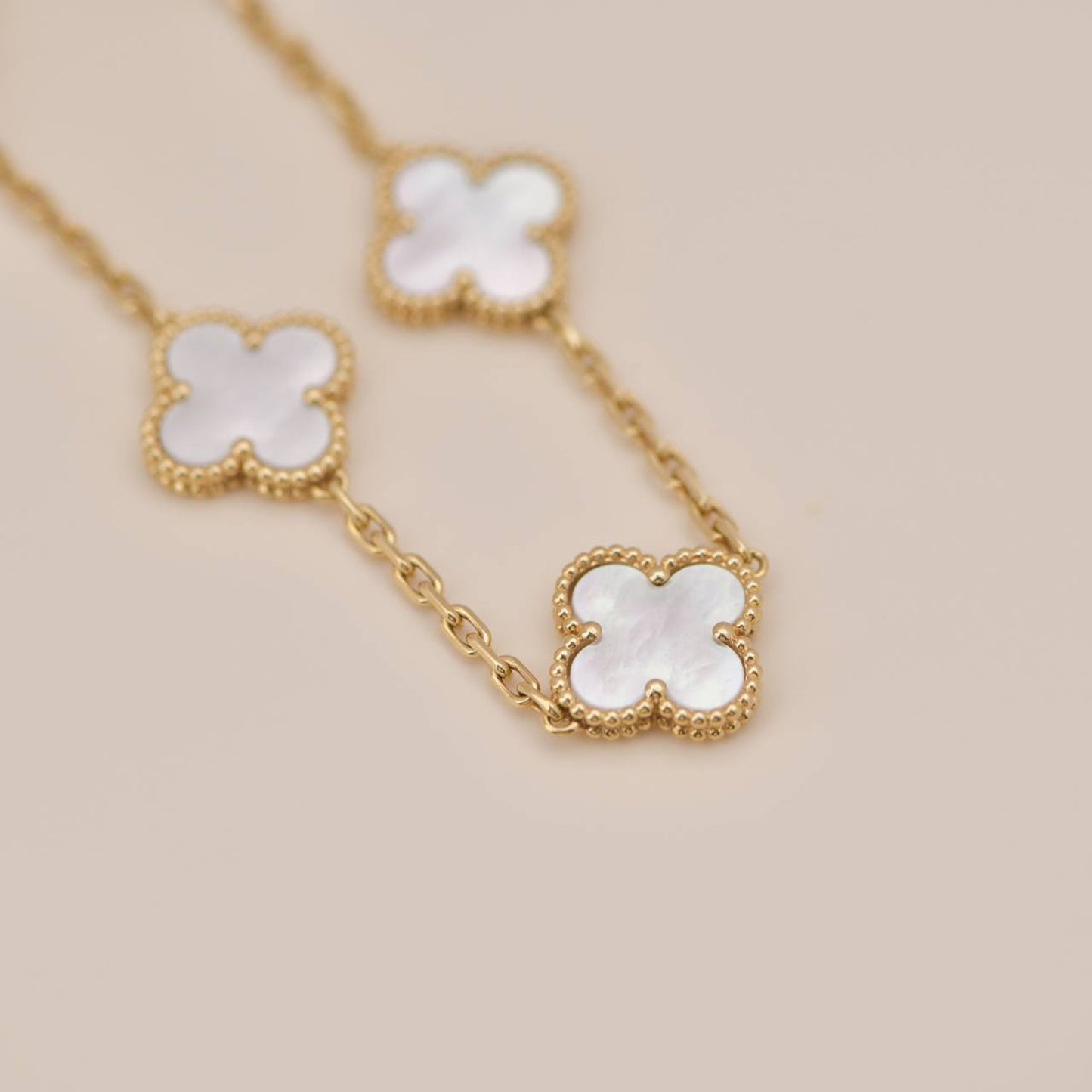 [Mystic Crown]CLOVER  5 MOTIF WHITE MOP BRACELET