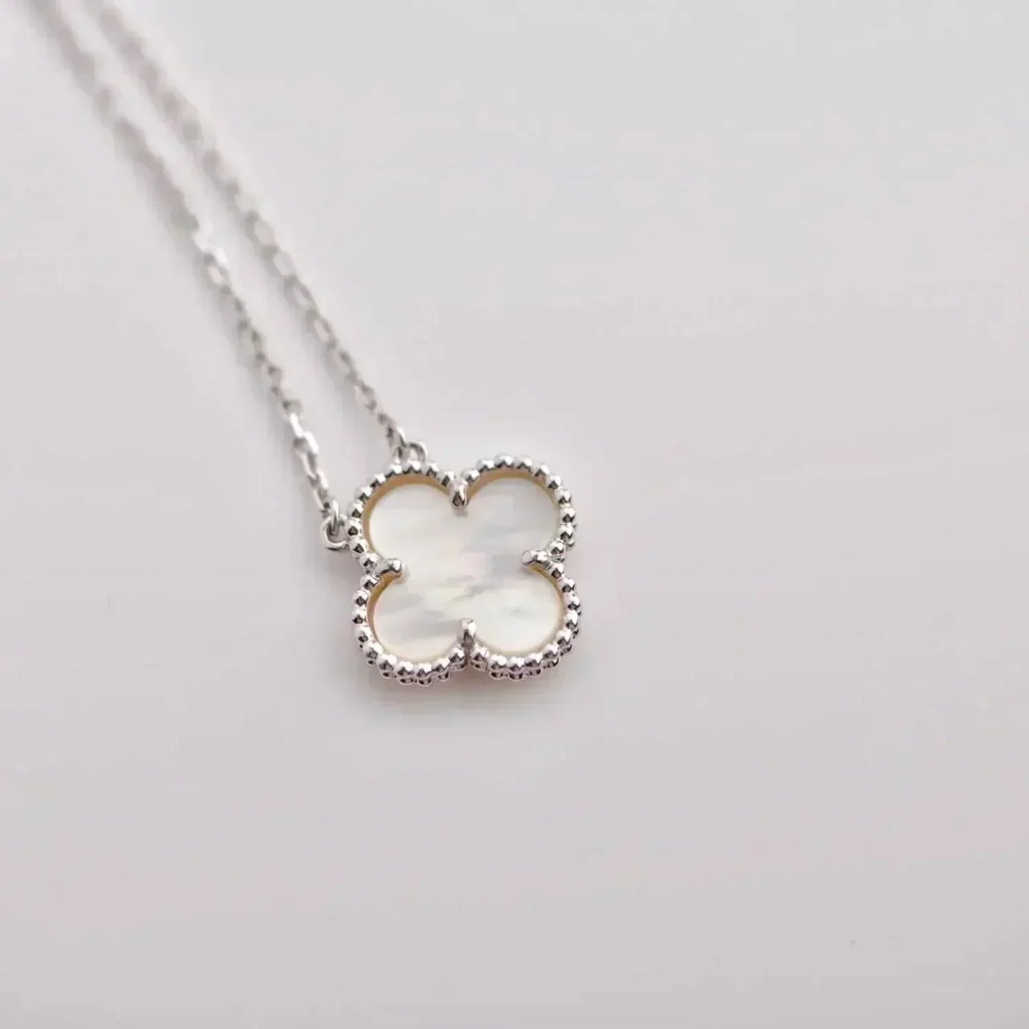 [Mystic Crown]CLOVER  15MM WHITE MOTHER-OF-PEARL SILVER
