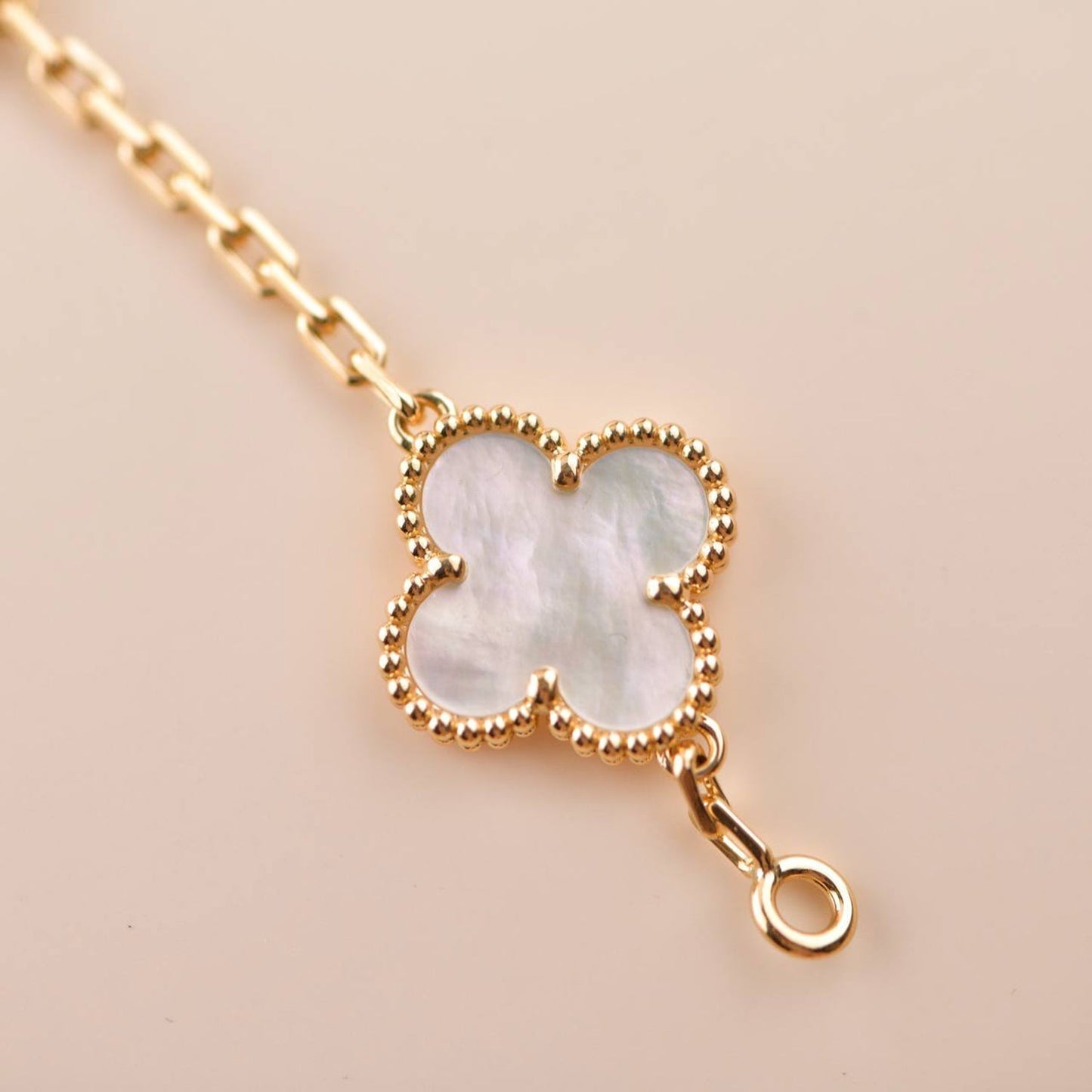 [Mystic Crown]CLOVER  5 MOTIF WHITE MOP BRACELET