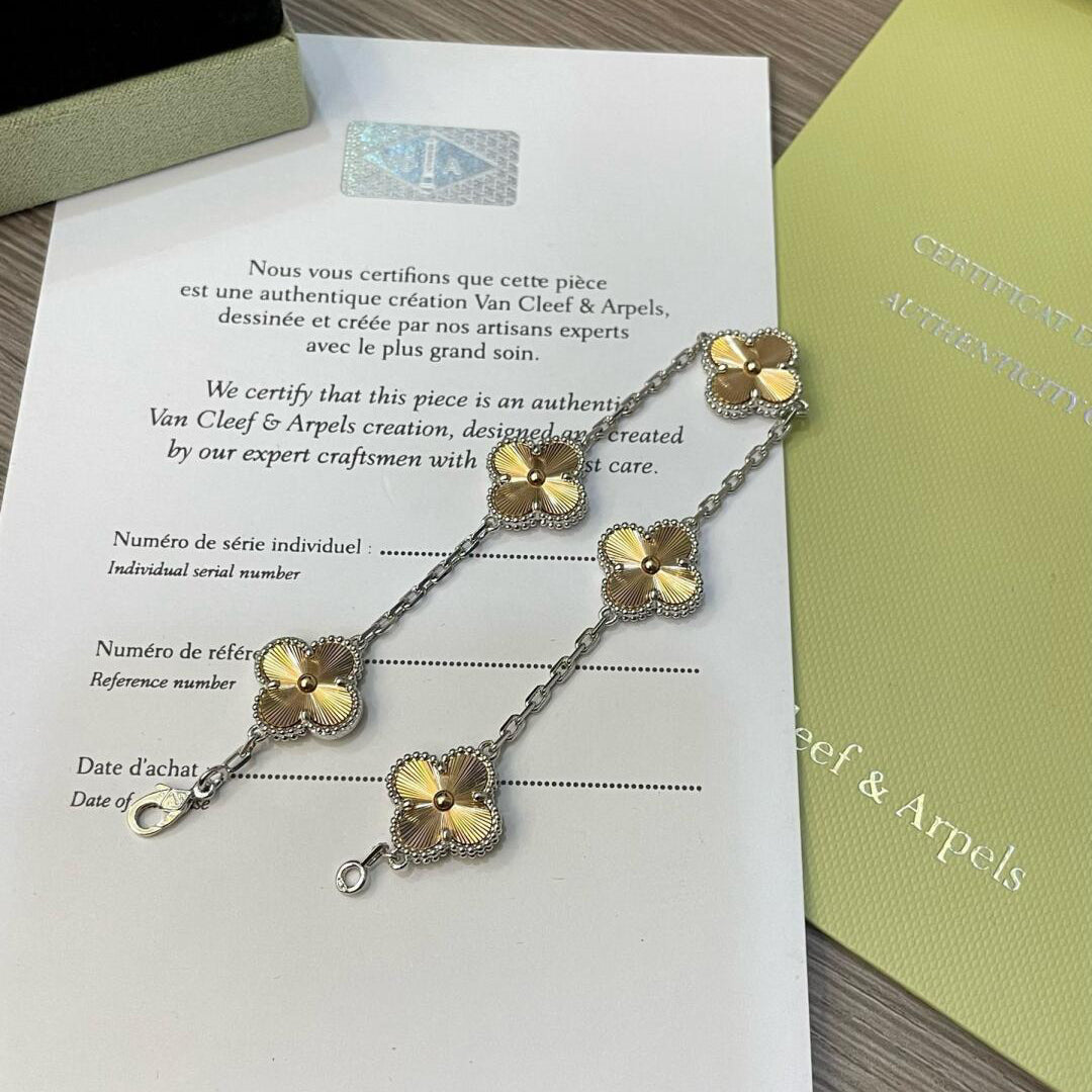 [Mystic Crown]CLOVER  5 MOTIFS  CHRISTMAS LIMITED EDITION BRACELET-w