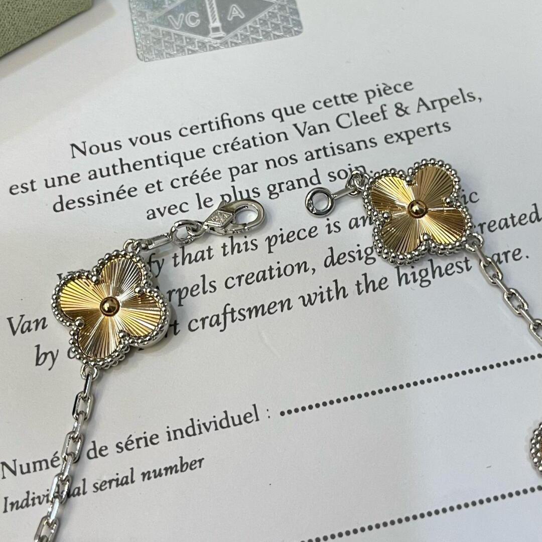 [Mystic Crown]CLOVER  5 MOTIFS  CHRISTMAS LIMITED EDITION BRACELET-w
