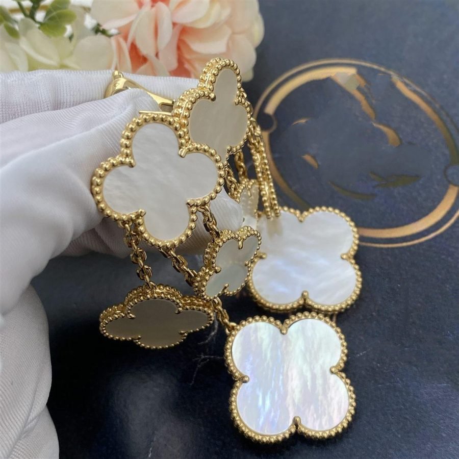[Mystic Crown]CLOVER EARRINGS WHITE MOP 4 MOTIFS GOLD