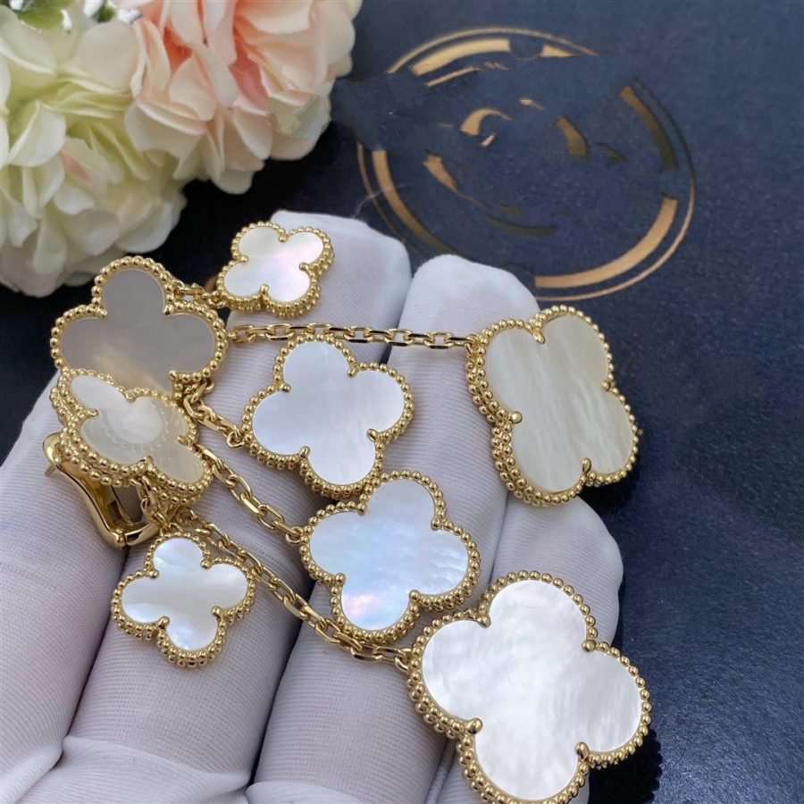 [Mystic Crown]CLOVER EARRINGS WHITE MOP 4 MOTIFS GOLD