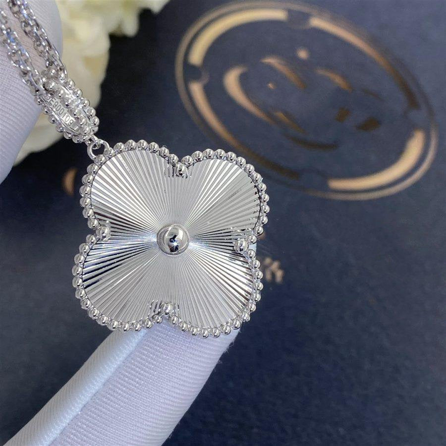 [Mystic Crown]CLOVER 25MM SILVER BIG CLOVER NECKLACE